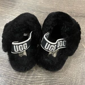Ugg Fluff Yeah Slides for little girls ( size 6 )